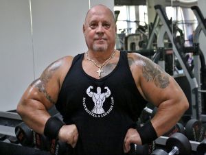 Kalendár pripomína kulturistu Antona Holiča aj úspech trnavskej City Areny