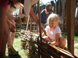 Archeopark Cífer - Pác ponúka v lete program o hline, textile, zvieratách a dreve