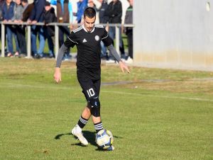 Futbal, 8. liga A: V Kátlovciach sa nedohralo, v Križovanoch sa ani nezačalo