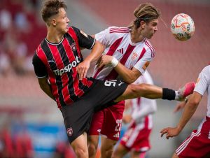 Spartak rozhodol o troch bodoch s Duklou už do prestávky, vyšvihol sa do čela tabuľky