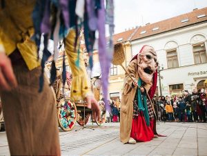 Fašiangy: V Trnave bude sprievod masiek, v Ružindole ochutnávka, v Suchej hudba
