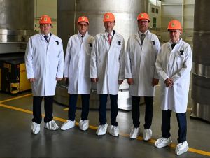 Prezident Pellegrini bol v Jaslovských Bohuniciach, navštívil spoločnosť JAVYS