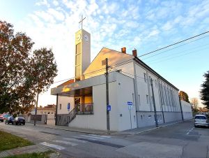 Autobusovú stanicu v Trnave zmodernizovali, saleziáni začali stavať kostol