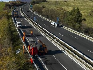 Niektoré úseky diaľnice D1 za Trnavou dostanú nový asfaltový povrch