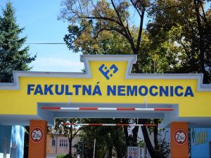Fakultná nemocnica v Trnave sa stala terčom bombovej vyhrážky