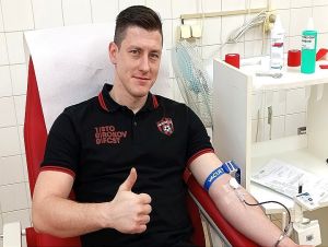 V mene Spartaka krvácali aj otec so synom, myšlienka oslovila i ženy