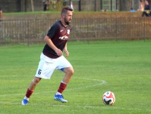 Futbal, 8. liga B: Drahovce si poradili s Koplotovcami, Bojničky začali výhrou