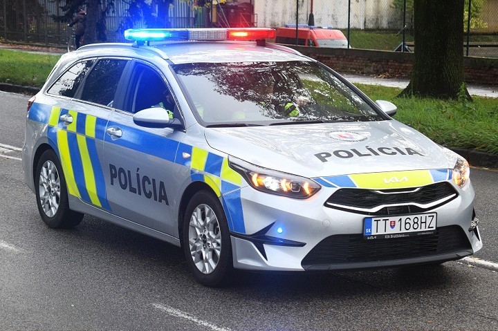 V predajni známeho reťazca zaútočil na pracovníka SBS nožom, už je za mrežami