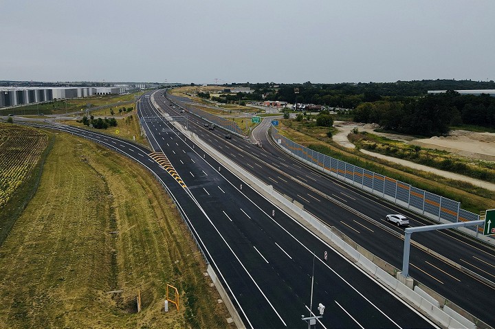 Vodiči pozor! Diaľnicu v smere do Bratislavy cez víkend uzavrú