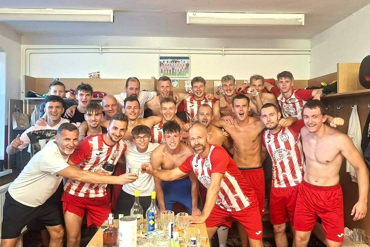 Futbal, 8. liga B: Trakovice dali sedem gólov, Chtelnica mala víťazné hody