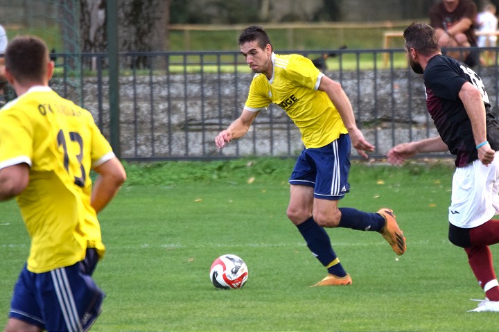 Futbal, 8. liga B: Dubovany odložili oslavy Zavaru, Brestovany opäť vyhrali