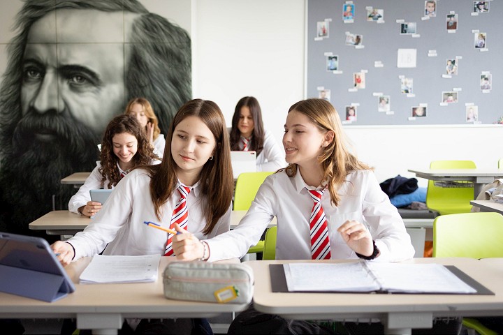 Riaditeľka bilingválneho gymnázia: V škole pripravujeme na život, nielen na skúšky
