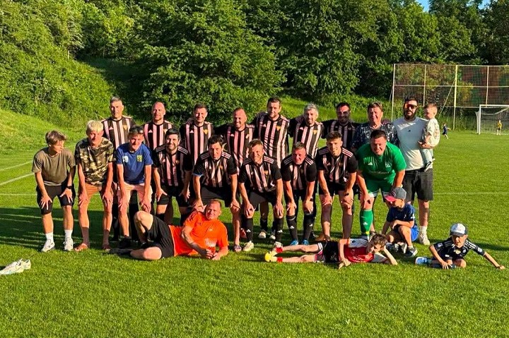 Futbal, 9. liga: Vrbové B si vybojovalo postup, Pikulík dal za Ostrov 4 góly
